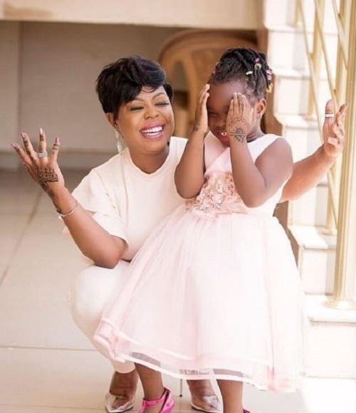 Afia Schwarzenegger with daughter, Pena