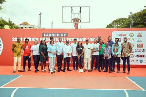 Organizers and dignitaries in a group photo after the launch