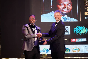 Nana Gyamfi Adwabour [L] receiving his award