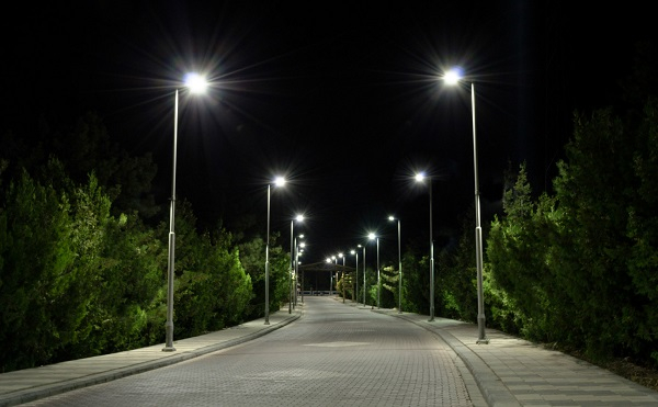 Government is installing all-in-one solar streetlights