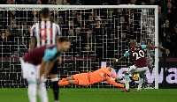 Andre Ayew has a penalty saved by Rob Elliot
