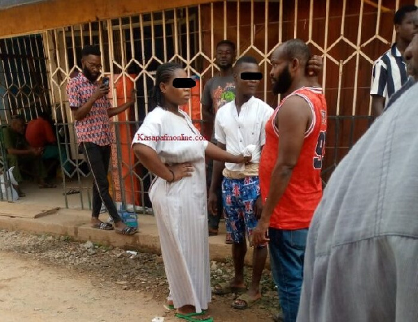 Watch how 'hook up' lady dragged man to police for paying her GH₵10 instead of GH₵600 for night service