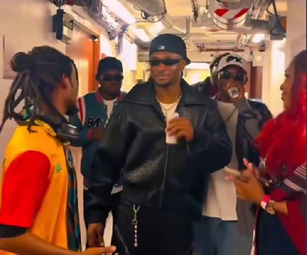 Kudus Mohammed (in black outfit) showed up at Sarkodie's concert