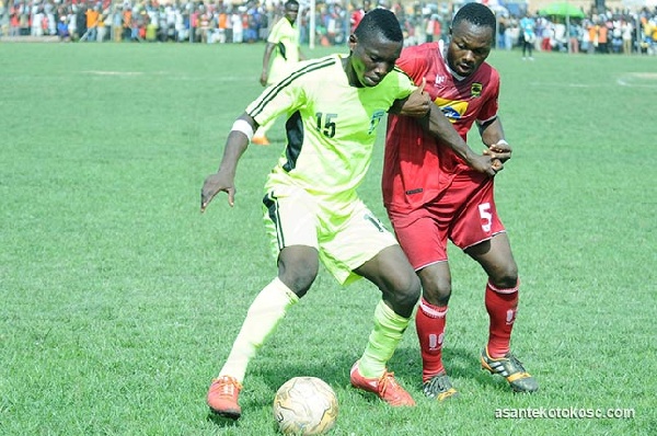 Stephen Nyarko, right, is set to join Club Africain