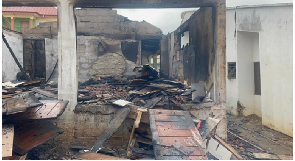 A devastating fire outbreak has razed down a three-bedroom boys quarters  at Asuoyeboa