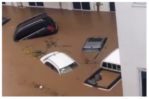 Several vehicles at Tse Addo submerged by floodwaters