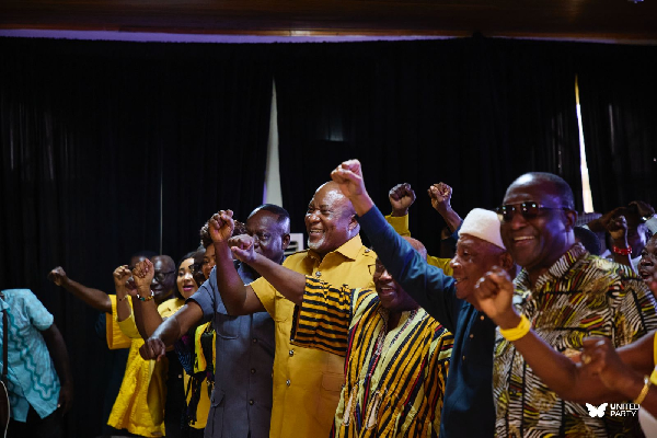 Alan Kyerematen (R) with some of his leaders for the United Party