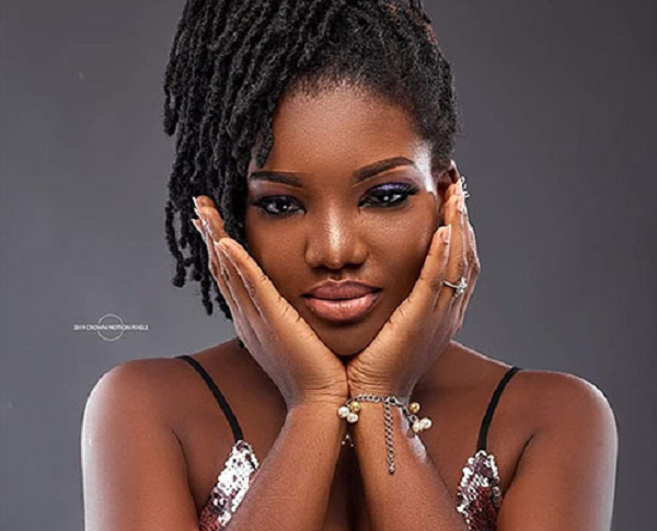 iOna Reine is a Ghanaian singer, socialite
