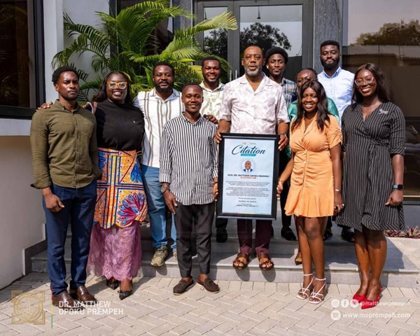 Dr Matthew Opoku Prempeh with some delegation from the UNFPA Youth Leaders