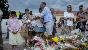 Mourners gathered to mourn victims of Bondi beach shooting