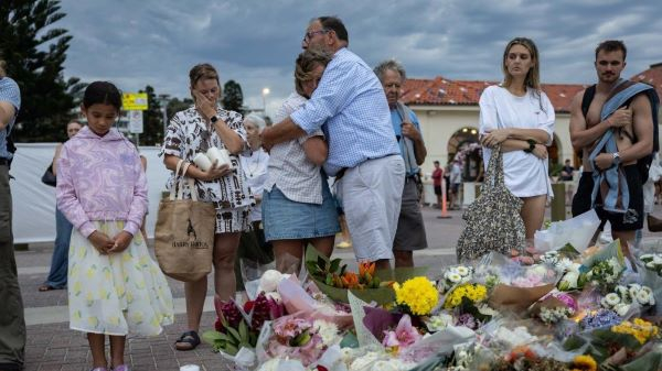 Mourners gathered to mourn victims of Bondi beach shooting