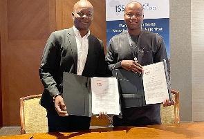 Afrobarometer CEO signs MoU with Executive Director of Institute for Security Studies (ISS)