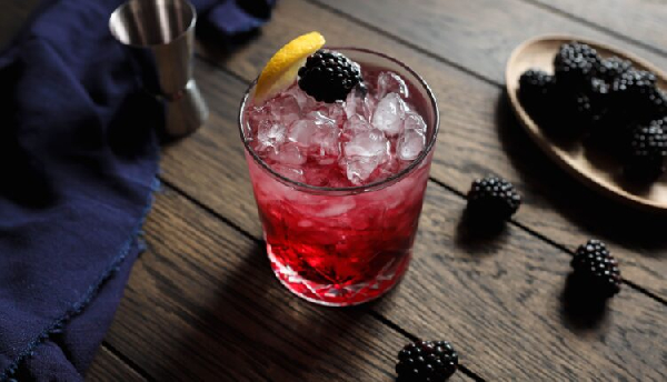 Bramble cocktail