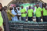 Francis Agbonlahor, MD of GGBL presenting a pack of Orijin Zero to Sheikh Ahmed Ahmed Abdul Salam