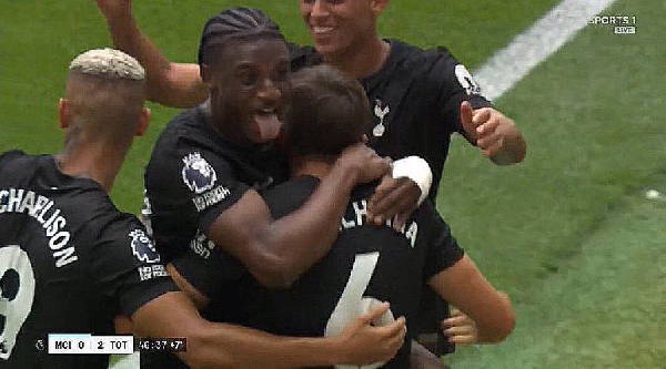 Kudus Mohammed celebrating Palinha's goal against Man City