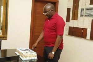 Dr. Mahamudu Bawumia cuts his birthday cake
