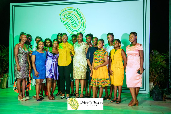 A photo of the beneficiaries and some volunteers