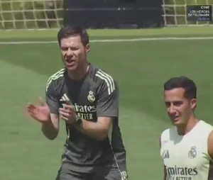 Alonso (L) during his first training session as Real Madrid's manager