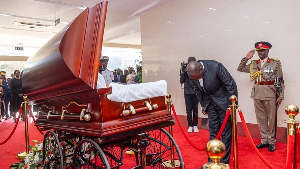 Kenyans are mourning the death of former Kenyan Prime Minister Raila Odinga