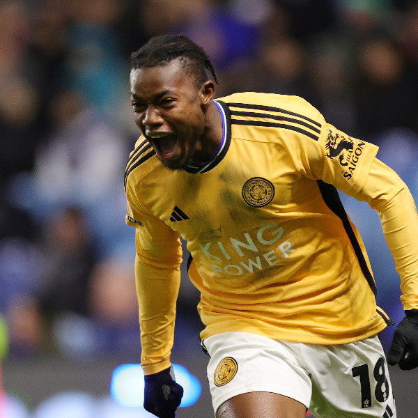 VÍDEO: Fatawu marca no empate do líder Leicester em Sheffield