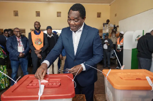 Hichilema casts ballot in Lusaka Hichilema casts ballot in Lusaka