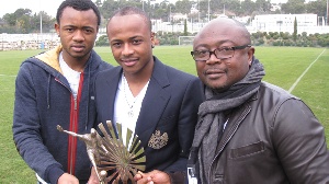 Abedi Pele (right) with Dede Ayew (middle) and Jordan Ayew (left)