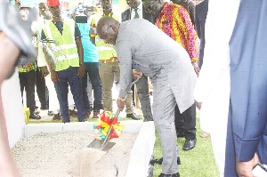 Bawumia cut the sod for the start of the construction of the Western Corridor Project
