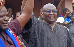 Dr Bawumia (R) introducing Solomon Asumadu (L) to the voters