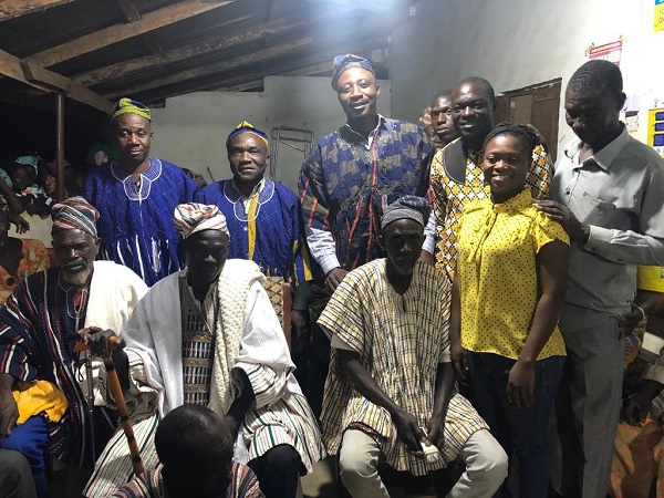 A group picture of the delegation from Abundant Love Mission and residents of Nadundo