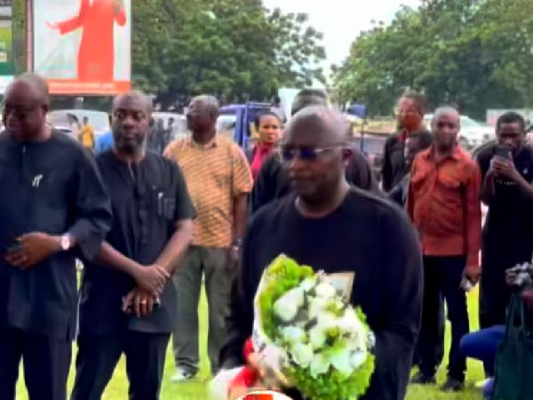 Former Vice President Dr Mahamudu Bawumia laid a wreath at the Jubilee House