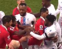 Jordan Ayew, Jeffrey Schlupp involved in a scuffle with Manchester United players
