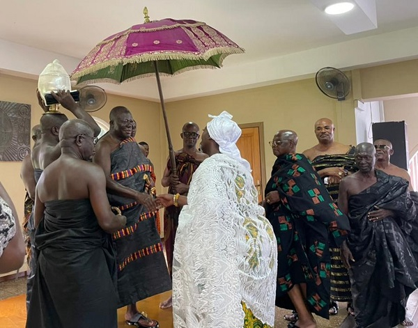 Nana Abena Takyiwaa Amonu Gyamfua II exchanging pleasantries with Otumfuo