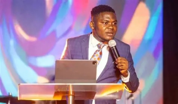 Parrot Mouth is a popular stand-up comedian