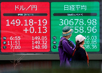 Japanese shares rebounded on Tuesday after plunging on Monday and sending shockwaves