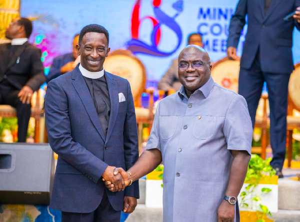 Apostle Amponsah-Frimpong (L) with Julius Debrah (R)