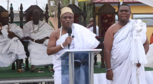 La Shikitele, Nii Adjei Koofeh IV (with the mic)