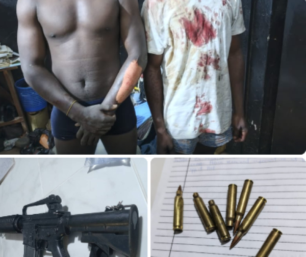 The robbers escaped with an unspecified quantity of gold and cash but were pursued by some residents