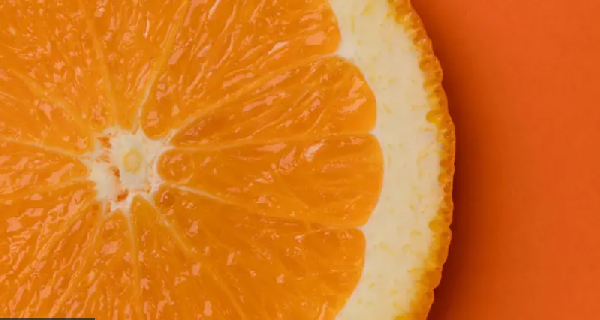 Orange na di fruit wey most people dey first remember when dem dey tink about Vitamin C