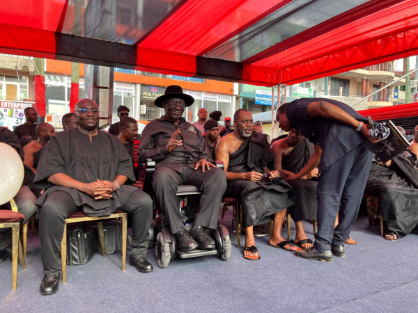 Dr Bawumia sitting with Kufuor and other political figures during the funeral of the Akyempimhene