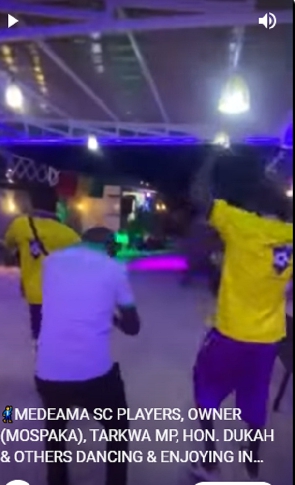 Patrick Akoto (middle) dancing with some players of Medeama SC