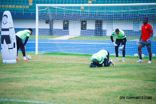 Fatau Dauda (in red) training with Black Stars goalkeepers