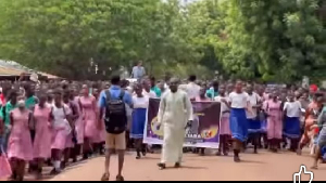 Students of TAMASCO welcoming Hajara