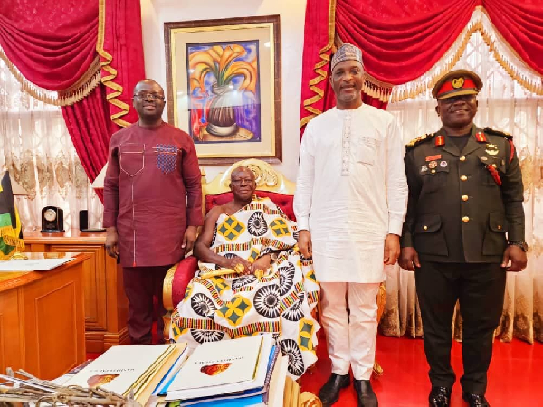 Dr. Edward Omane Boamah (L) Otumfuo (M) Mubarak Mohammed Muntaka and CDS (R)