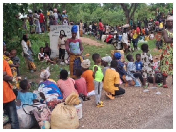 Hundreds have been displaced amid violent clashes in Gbiniyiri