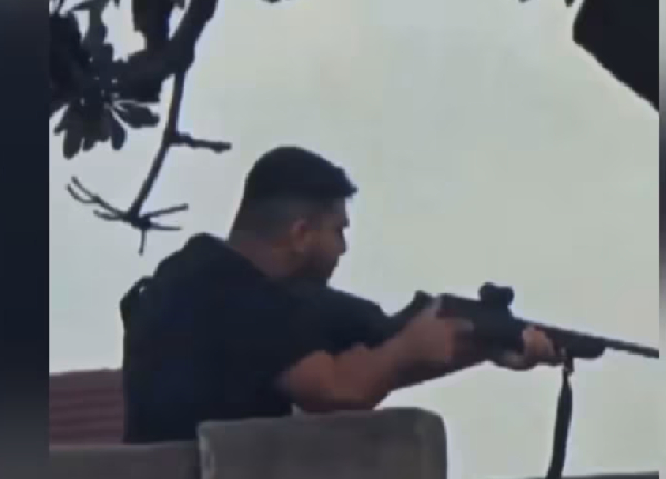 Bondi gunman rapidly fires and reloads weapon amid deadly attack