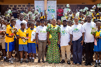 Some of the beneficiaries with the doners in a photograph