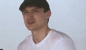 Seon is an Irish tourist