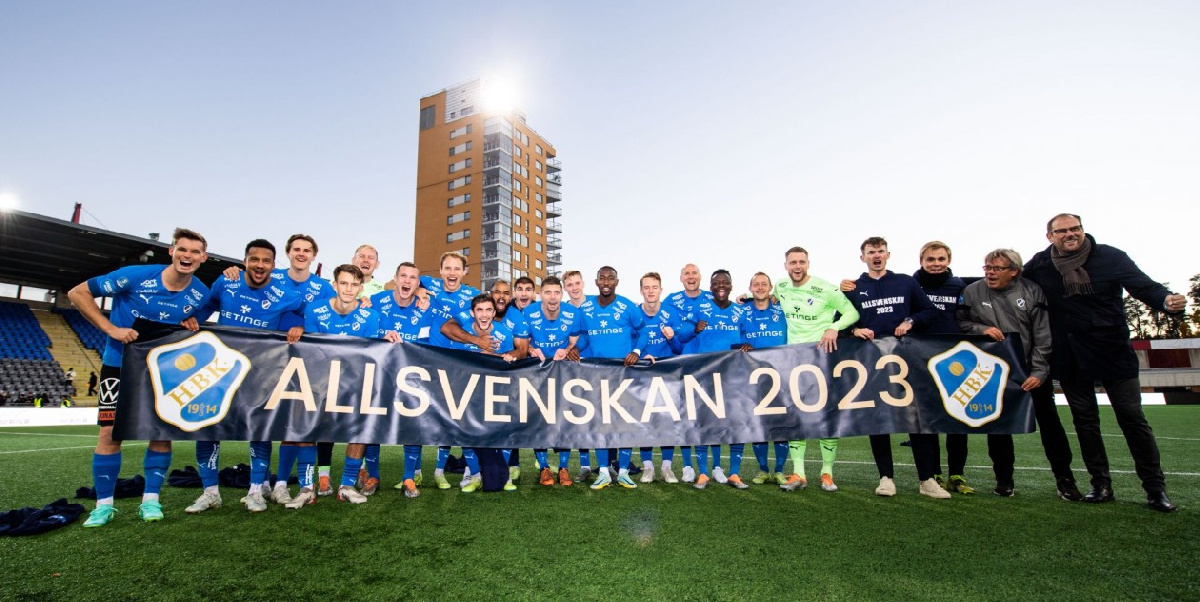 Halmstad BK celebrate qualification into the 2023 Allsvenskan