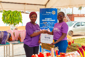 Some of the beneficiaries o the programme receiving an award