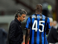 Jose Mourinho (L) and Mario Balotelli (R) during their time together at Inter Milan